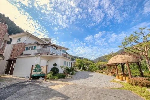 Gapyeong Pogny Kids Poolvilla