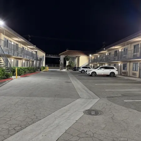 Baymont by Wyndham Bakersfield