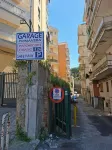 B&B Italia - parking