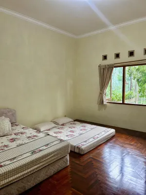 Sejuk Village Lapangan Bukit Mongkrang 주변 호텔