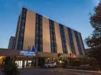 蒂齊亞諾大酒店 鄰近LECCE火車站的酒店