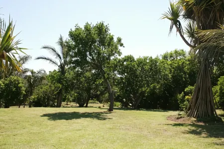 Summit Place Отели в г. Gonubie