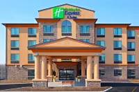 Holiday Inn Express & Suites SYRACUSE NORTH - AIRPORT AREA by IHG - Pysäköinti