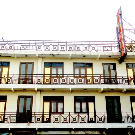 Hotel Tara Palace, Chandni Chowk Отели рядом с достопримечательностью «Красный форт»