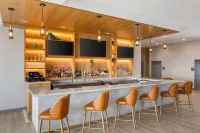 Comfort Inn & Suites Newark Liberty International Airport Hotels in Newark