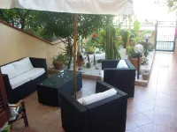 Stately home 50 meters from the sea. Perfect for families