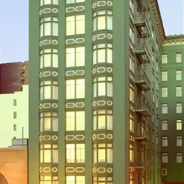 King George Hotel in Union Square Отели рядом с достопримечательностью «Авиакомпания»