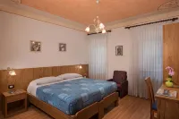 Hotel Centrale Hotels in Alleghe