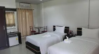 Baan Ing Daan فنادق في Amnat Charoen