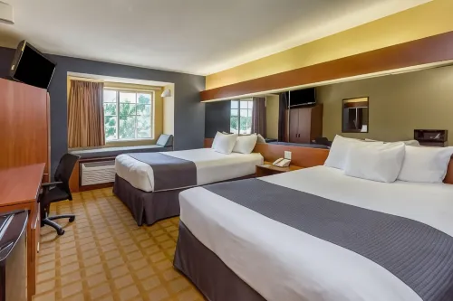 Microtel Inn & Suites by Wyndham Hillsborough Hotel a Hillsborough