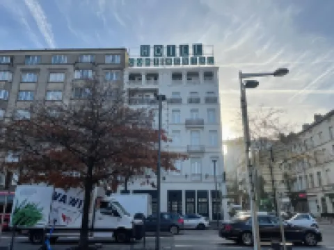 ホテル コンチネンタル ガール デュ ミディ ブリュッセル南駅周辺のホテル