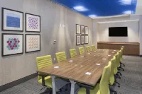 Holiday Inn Express & Suites Hudson I-94