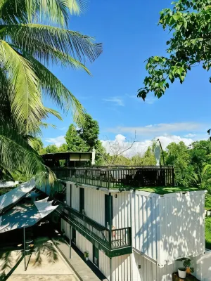 Pig Dive Hostel Moalboal