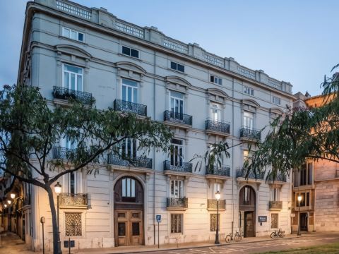 ริเวอร์ โฮสเทล