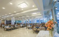 Korat Hotel - بار