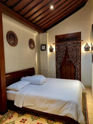 NDalem Kartowikoro 1835 Hotel a Pasar Kliwon