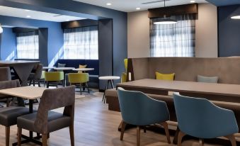 Hampton Inn by Hilton Cedar Falls Downtown