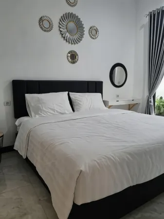 Danliris Pavilion and Private Pool Отели в г. West Pekalongan