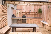 킹스우드 & 디보란 호텔