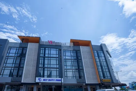 We Hotel Langkawi Отели рядом с достопримечательностью «Wat Koh Wanararm Langkawi»