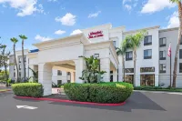 Hampton Inn & Suites Tulare Hotels in Tulare