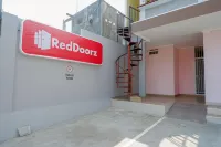 RedDoorz Near Rita Supermall Purwokerto 2 Các khách sạn ở East Purwokerto