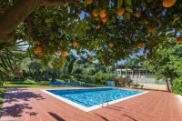 Idi Hotel - Pools