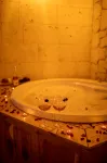 Pome Granate Cave Hotel - Bathtub