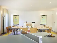 Greet  Hotel Versailles - Voisins le Bretonneux