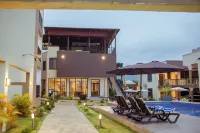 Aiden Homes and Apartments - piscina