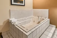 Quality Inn & Suites Granbury - Hot Tub