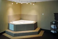 Clarion Hotel Conference Center - North - Hot Tub