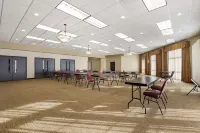 MainStay Suites Fitchburg - Madison - Hot Tub