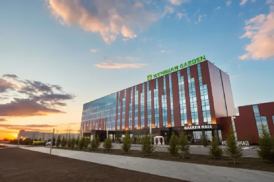 Wyndham Garden Astana Hotels in der Nähe von Astana Arena