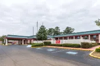 Econo Lodge - 2-Star