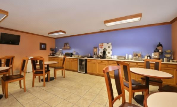 Quality Inn & Suites Grinnell Near University