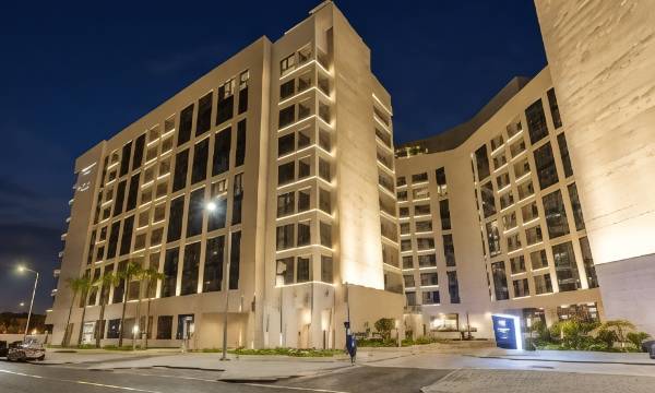 DoubleTree by Hilton Doha Downtown (ex. the Eight Hotel & Residences Doha, Curio Collection)