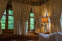 Roes Suites
