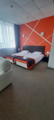 Viktoria  Hotel - parking