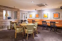 Newport Wales (M4, J24) - sarapan