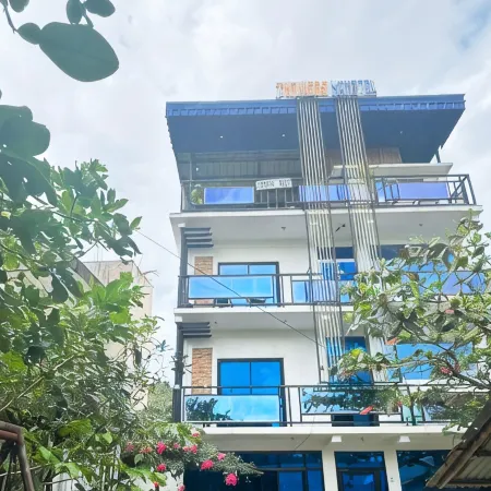Thrivers Hometel White Beach Puerto Galera