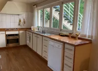Colonial House, beautifull spacious garden house