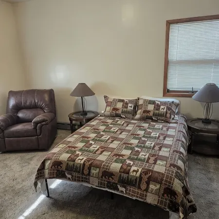 Cozy 2-bedroom apartment with WiFi, AC in Bessemer