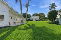 Two Blocks to the Gulf, Boutique Shopping, Arts and Dining in Old Naples. - Condos