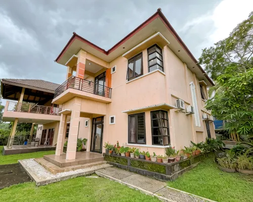 RedDoorz Casa Delray Syariah at Pantai Pelabuhan Ratu Hotels in Cisolok
