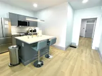 Luxury 1BR Apt near UC CCM, Downtown Cincinnati, Hospital and Zoo w/Parking, 1FL - Condos