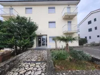 Big Sea View apartment within walking distance of the old town, beach and shops