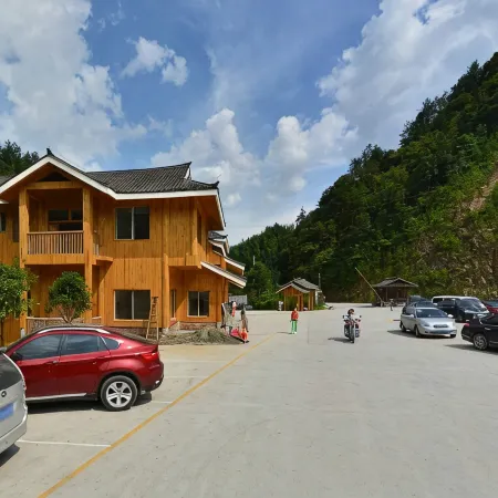 Longji Rice Terraces Yaomin's Homestay (Thousand-floor Sky Ladder Observation Deck)