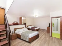 Chetyire Sezona Hotel サマラのホテル