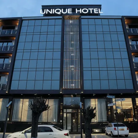 UNIQUE Airport Hotel